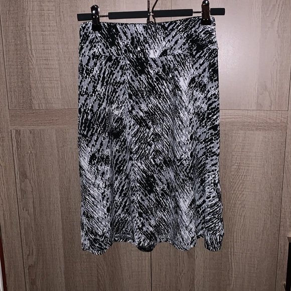 Reitmans pencil skirt size 11 - Picture 2 of 3